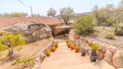 Rustic chalet on Acaymo Street photo 5