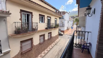 House in Centre photo 2