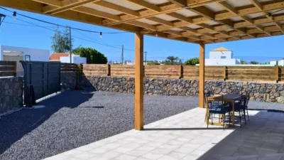 Single-family home on Calle Tisajoire photo 3