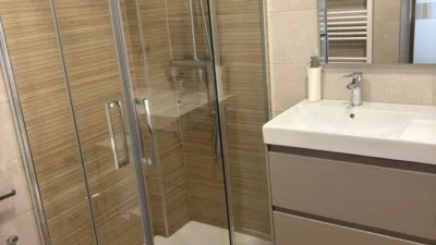 Piso en alquiler en Calle Real de Cartuja, cerca de Calle Parra Alta de Cartuja, San Ildefonso (Hospital Real) (Distrito Beiro. Granada Capital) de 850 €<span>/mes</span>