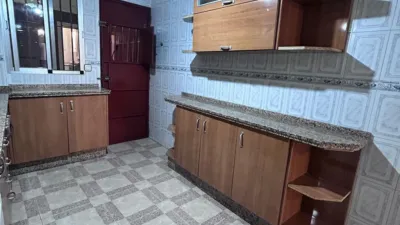Casa en venta en Paseo de la Radio, cerca de Calle de Grecia, Cerro Reyes (Badajoz Capital) de 85.000 €