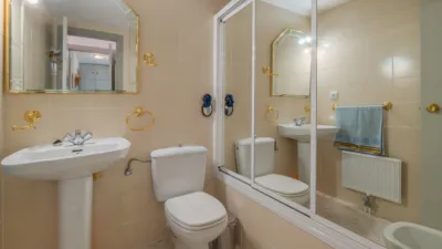 Piso en venta en Avenida de Pablo Neruda, cerca de Calle de los Andaluces, Portazgo (Distrito Puente de Vallecas. Madrid Capital) de 362.000 €