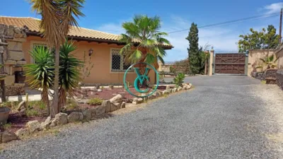 Casa en venta en Calle Elvira, Buzanada-Valle de San Lorenzo-Cabo Blanco (Arona) de 1.100.000 €
