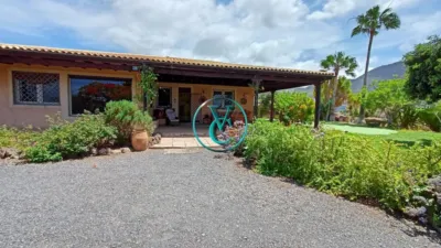Casa en venta en Calle Elvira, Buzanada-Valle de San Lorenzo-Cabo Blanco (Arona) de 1.100.000 €