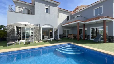 Single-family chalet on Avenida Loro Parque photo 2