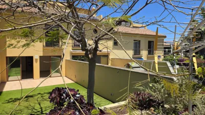 Townhouse on Calle de la Corbeta photo 2