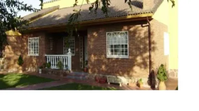 Detached family home on Calle de las Acacias photo 4
