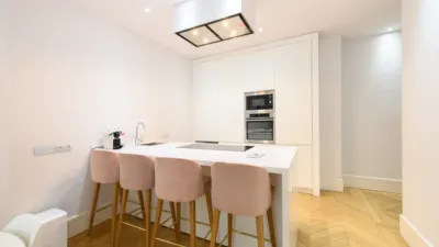 Apartamento en alquiler en Calle de la Reina - Imagen 3