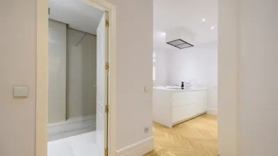 Apartamento en alquiler en Calle de la Reina - Imagen 7