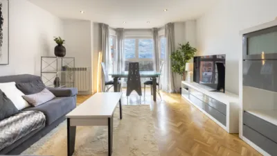 Apartamento en alquiler en Paseo de las Acacias - Imagen 2