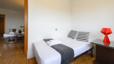 Apartamento en alquiler en Avenida del General Perón - Imagen 47