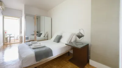 Apartamento en alquiler en Avenida del General Perón - Imagen 4