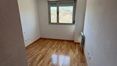 Piso en alquiler en Calle de Obanos - Imagen 3