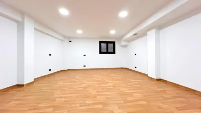 Local comercial en alquiler en Avenida de Rosalía de Castro, cerca de Rúa Nova de Abaixo - Vista 3