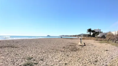 Dúplex en alquiler en Avinguda Mediterrània, Papa Luna (Benicarló) de 430 €