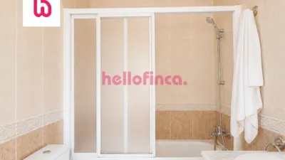 Semi-detached house on Carrer de Josep Tarradellas photo 32