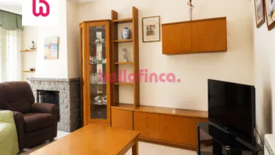 Semi-detached house on Carrer de Josep Tarradellas photo 5