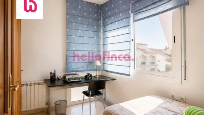Semi-detached house on Carrer de Josep Tarradellas photo 36