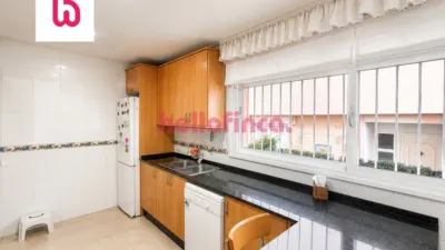Semi-detached house on Carrer de Josep Tarradellas photo 14