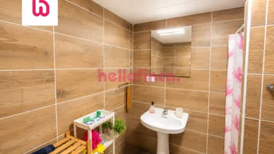 Apartment on Carrer de Puigpardines photo 14