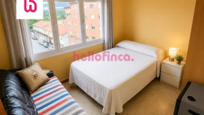 Apartment on Carrer de Puigpardines photo 6
