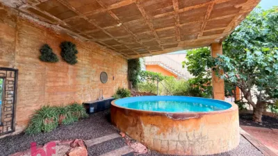 Chalet on Carrer de Pompeu Fabra photo 2