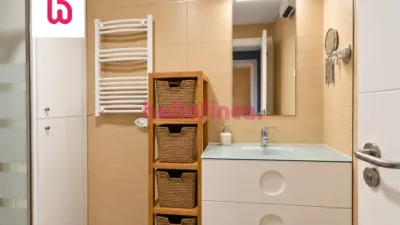 Penthouse on Carrer d'Hongria photo 19