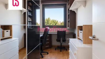 Penthouse on Carrer d'Hongria photo 26