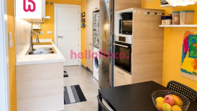 Penthouse on Carrer d'Hongria photo 15