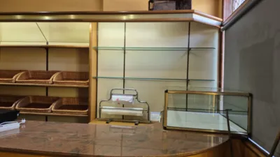 Local comercial en alquiler en Avenida Principal, cerca de Calle de Rosalía de Castro - Vista 3