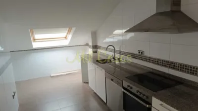 Piso en venta en Calle de San Bernardo, Noia de 108.000 €