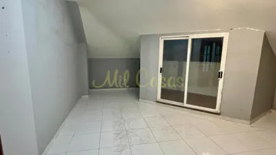 Piso en venta en Calle de Pintor Xenaro Carrero, Noia de 145.000 €