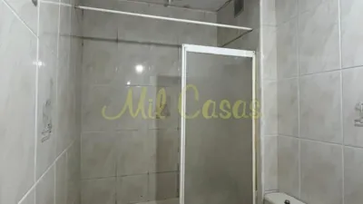 Piso en venta en Calle de Pintor Xenaro Carrero, Noia de 145.000 €