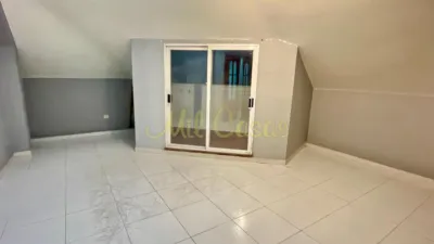 Piso en venta en Calle de Pintor Xenaro Carrero, Noia de 145.000 €