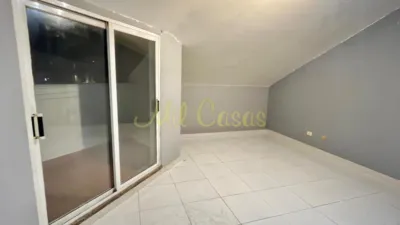 Piso en venta en Calle de Pintor Xenaro Carrero, Noia de 145.000 €