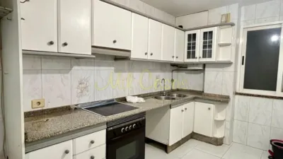 Piso en venta en Calle de Pintor Xenaro Carrero, Noia de 145.000 €
