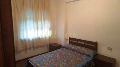 Piso en venta en Calle de Curros Enríquez, Noia de 80.000 €
