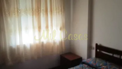Piso en venta en Calle de Curros Enríquez, Noia de 80.000 €