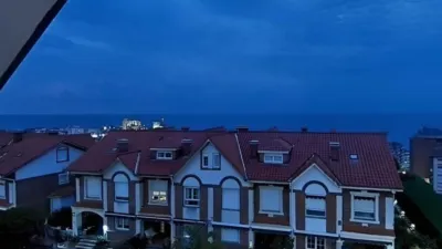 Chalet pareado en venta en Calle Aureliano Linares Rivas, Centro (Castro Urdiales) de 650.000 €