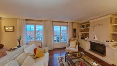 Chalet pareado en venta en Calle Aureliano Linares Rivas, Centro (Castro Urdiales) de 650.000 €