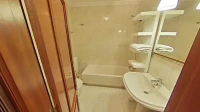 Chalet pareado en venta en Calle Aureliano Linares Rivas, Centro (Castro Urdiales) de 650.000 €