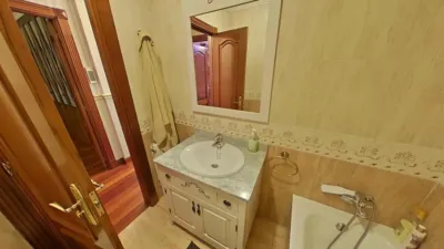 Chalet pareado en venta en Calle Aureliano Linares Rivas, Centro (Castro Urdiales) de 650.000 €