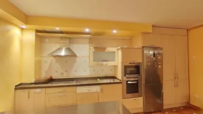 Chalet pareado en venta en Calle Aureliano Linares Rivas, Centro (Castro Urdiales) de 650.000 €