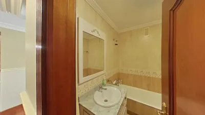 Chalet pareado en venta en Calle Aureliano Linares Rivas, Centro (Castro Urdiales) de 650.000 €