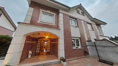 Chalet pareado en venta en Calle Aureliano Linares Rivas, Centro (Castro Urdiales) de 650.000 €