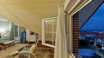 Chalet pareado en venta en Calle Aureliano Linares Rivas, Centro (Castro Urdiales) de 650.000 €