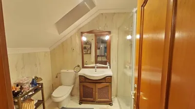 Chalet pareado en venta en Calle Aureliano Linares Rivas, Centro (Castro Urdiales) de 650.000 €