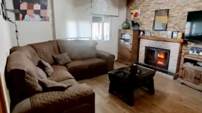 Chalet unifamiliar en venta en Avenida Autonomías , Número 6, Yunquera de Henares de 405.000 €