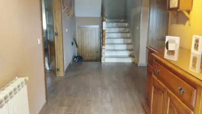 Chalet unifamiliar en venta en Avenida Autonomías , Número 6, Yunquera de Henares de 405.000 €