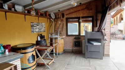 Chalet unifamiliar en venta en Avenida Autonomías , Número 6, Yunquera de Henares de 405.000 €
